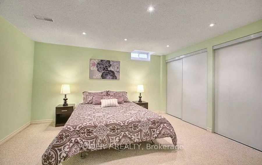 85 Queensway Drive