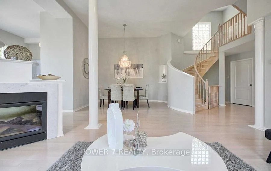 85 Queensway Drive