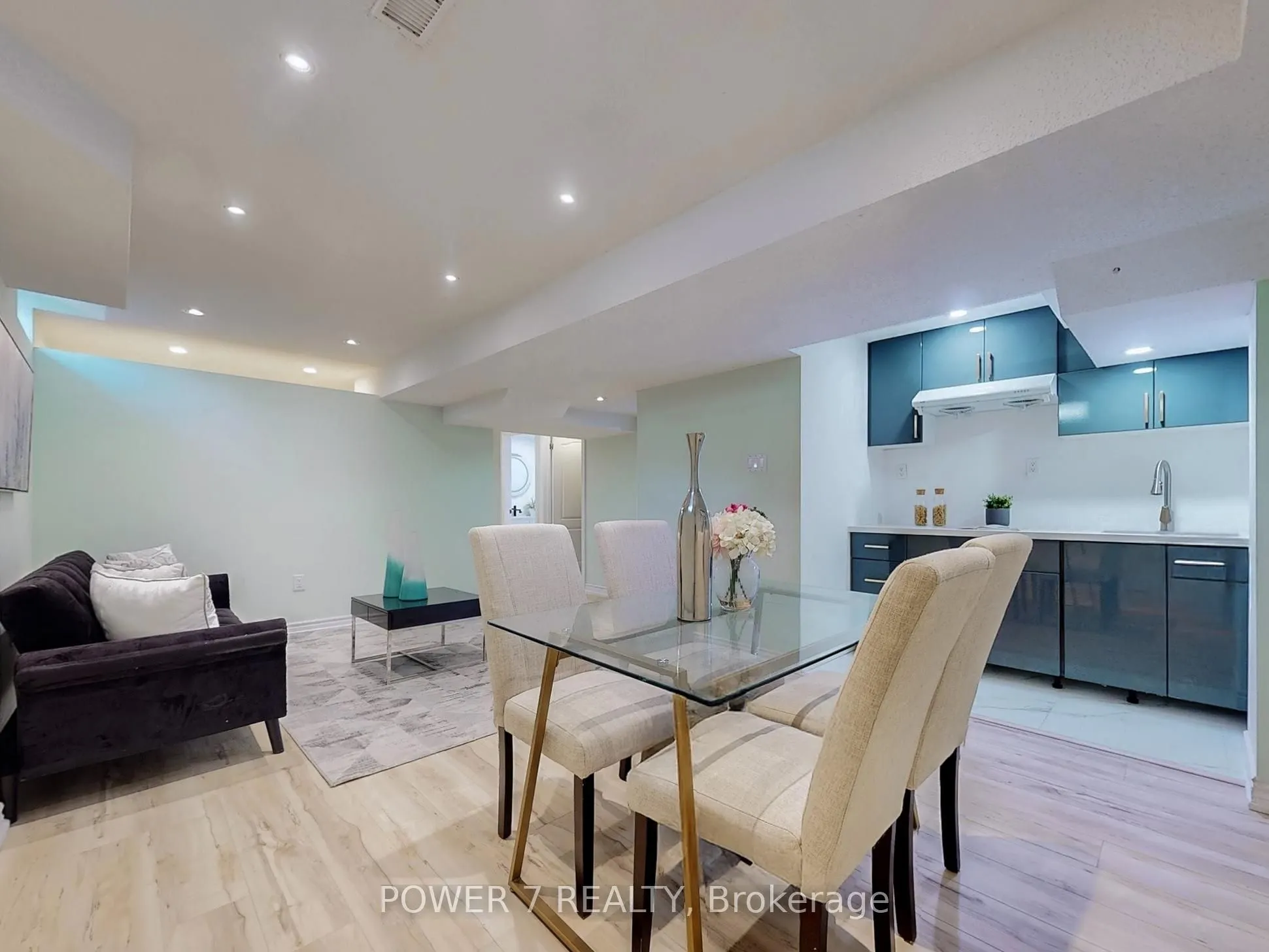 85 Queensway Drive