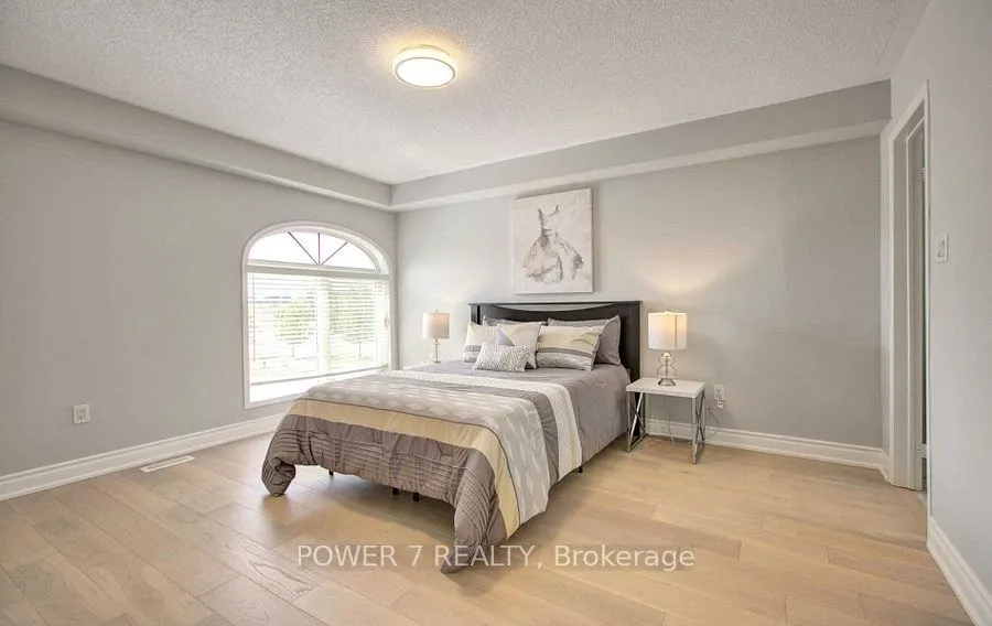 85 Queensway Drive