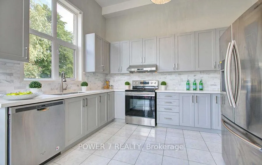 85 Queensway Drive