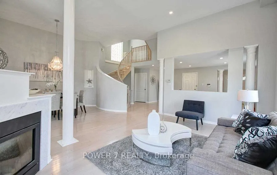 85 Queensway Drive