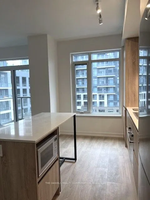 8 Beverley Glen Boulevard, #506