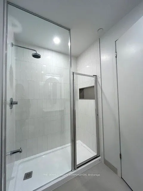 8 Beverley Glen Boulevard, #506