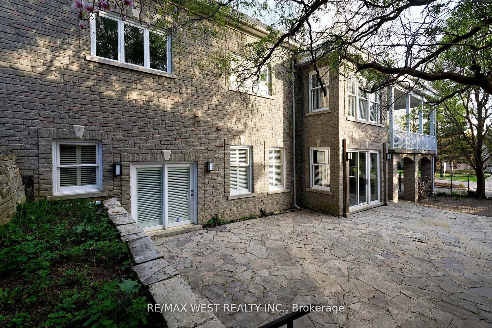 5 Humberview Drive