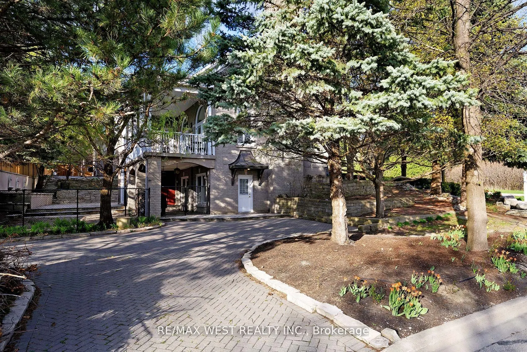 5 Humberview Drive