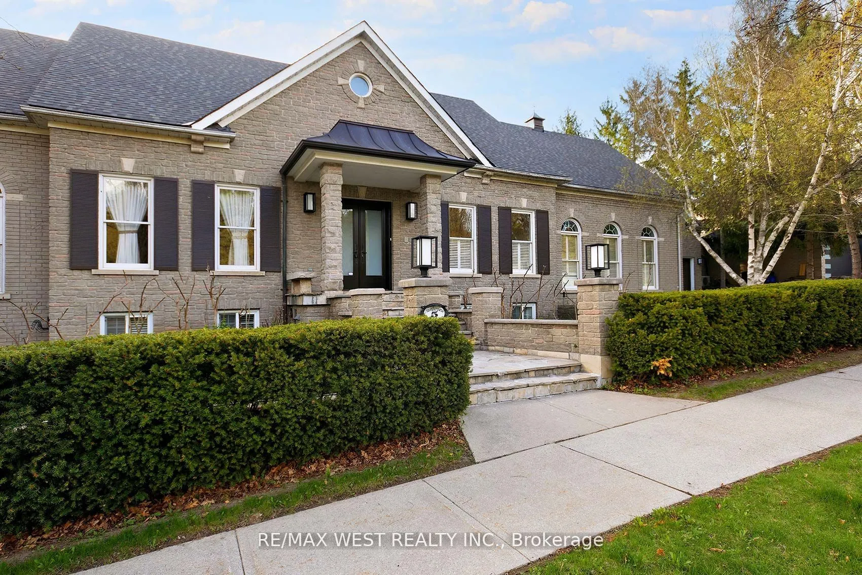 5 Humberview Drive