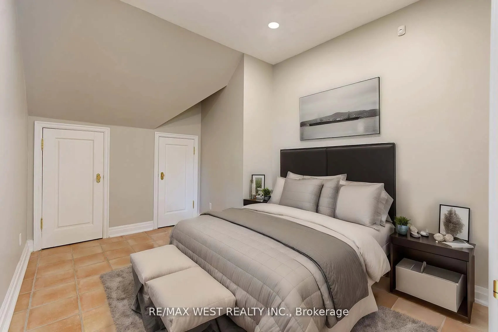 5 Humberview Drive