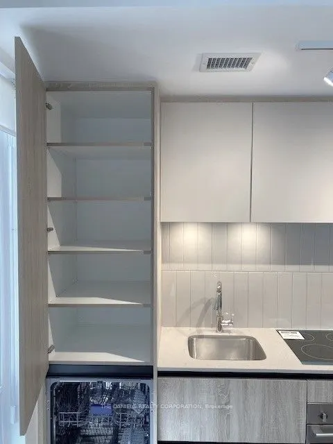 7950 Bathurst Street, #415