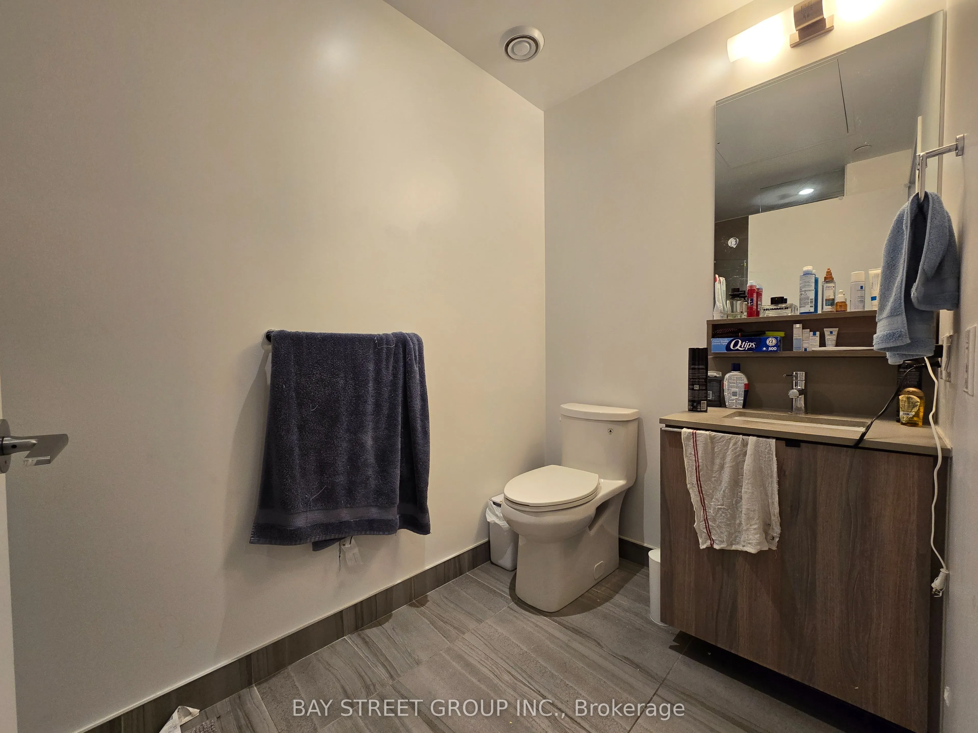 950 Portage Parkway, #2708