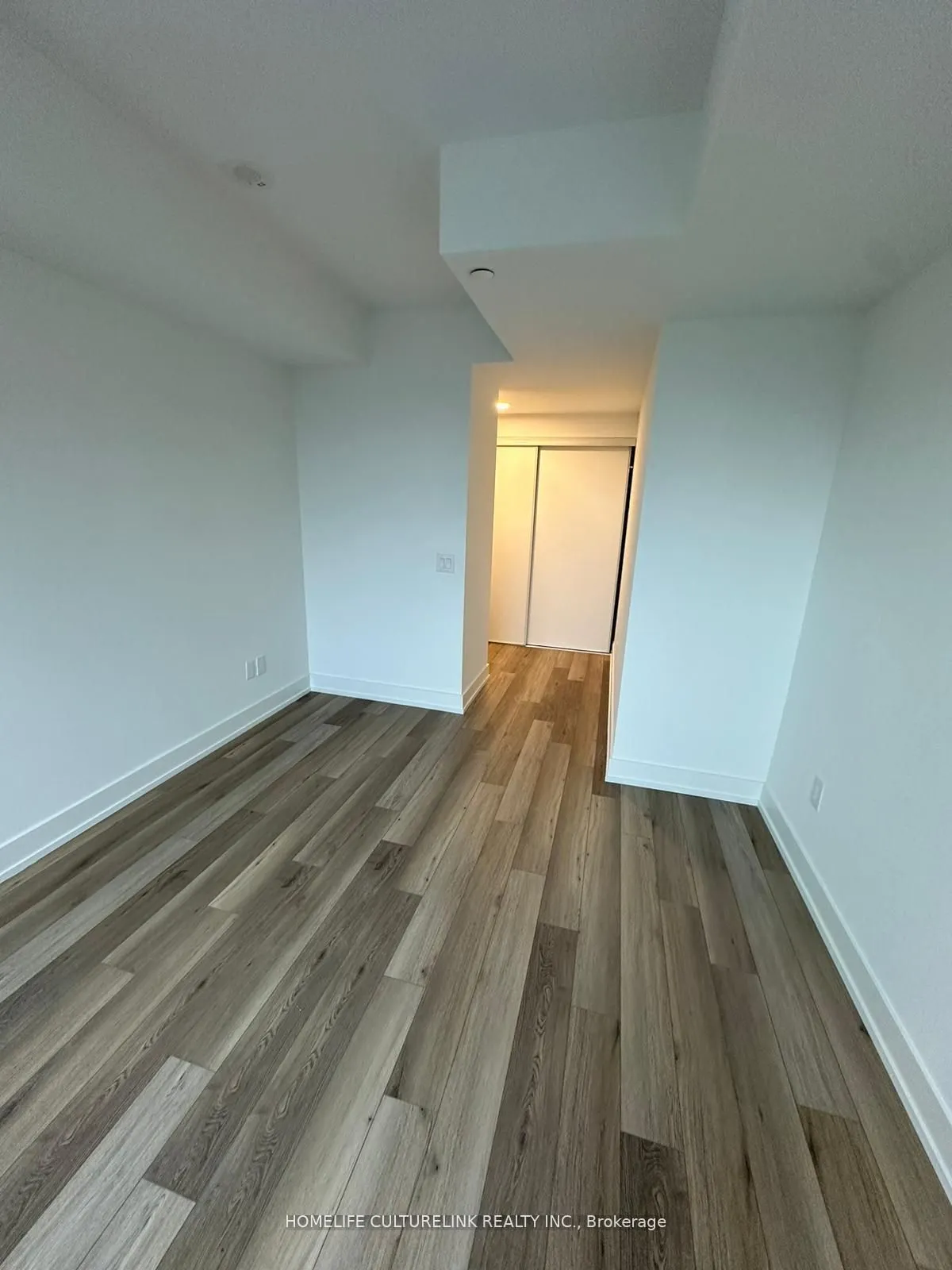 8 CEDARLAND Drive, #520