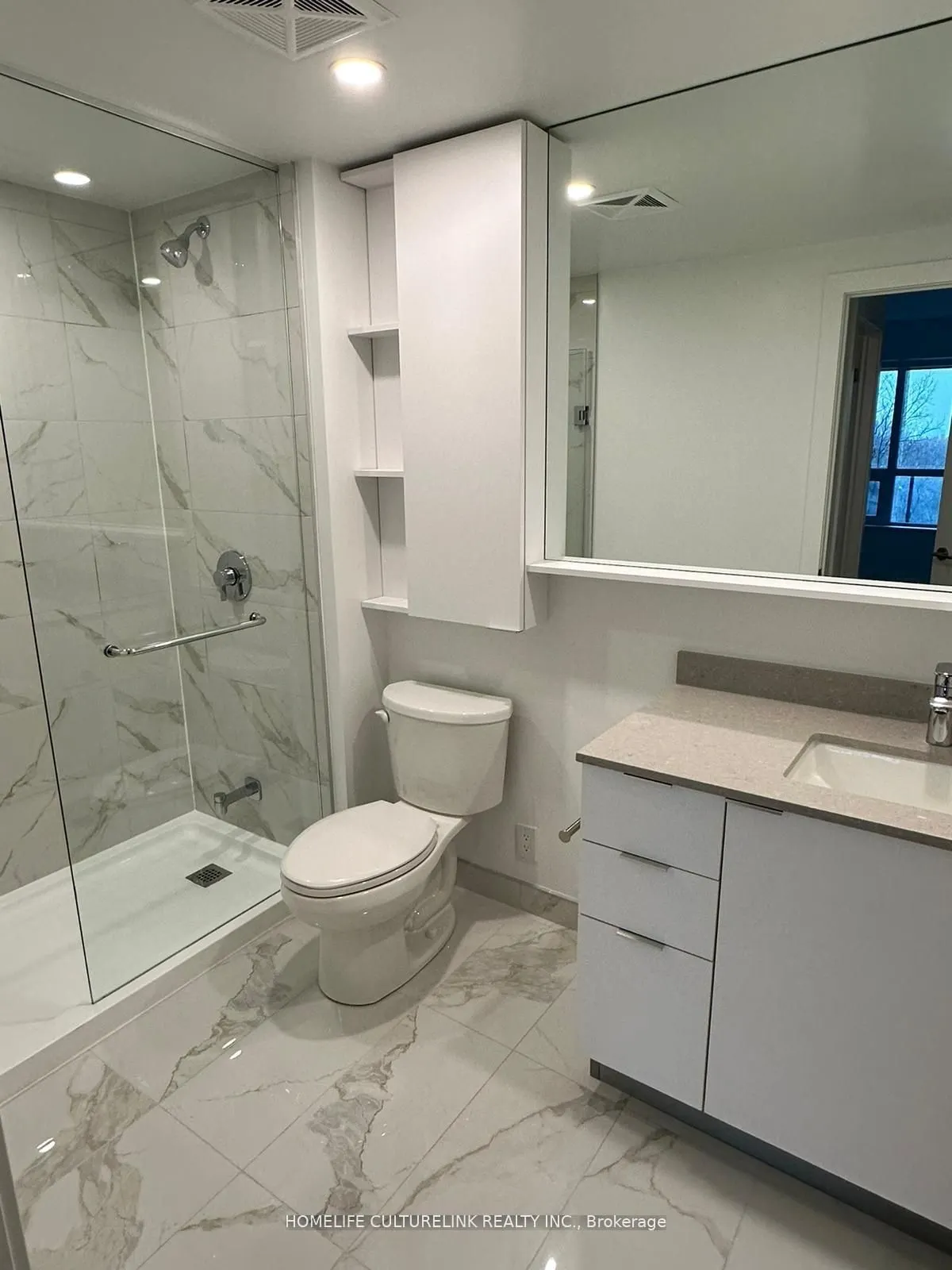 8 CEDARLAND Drive, #520