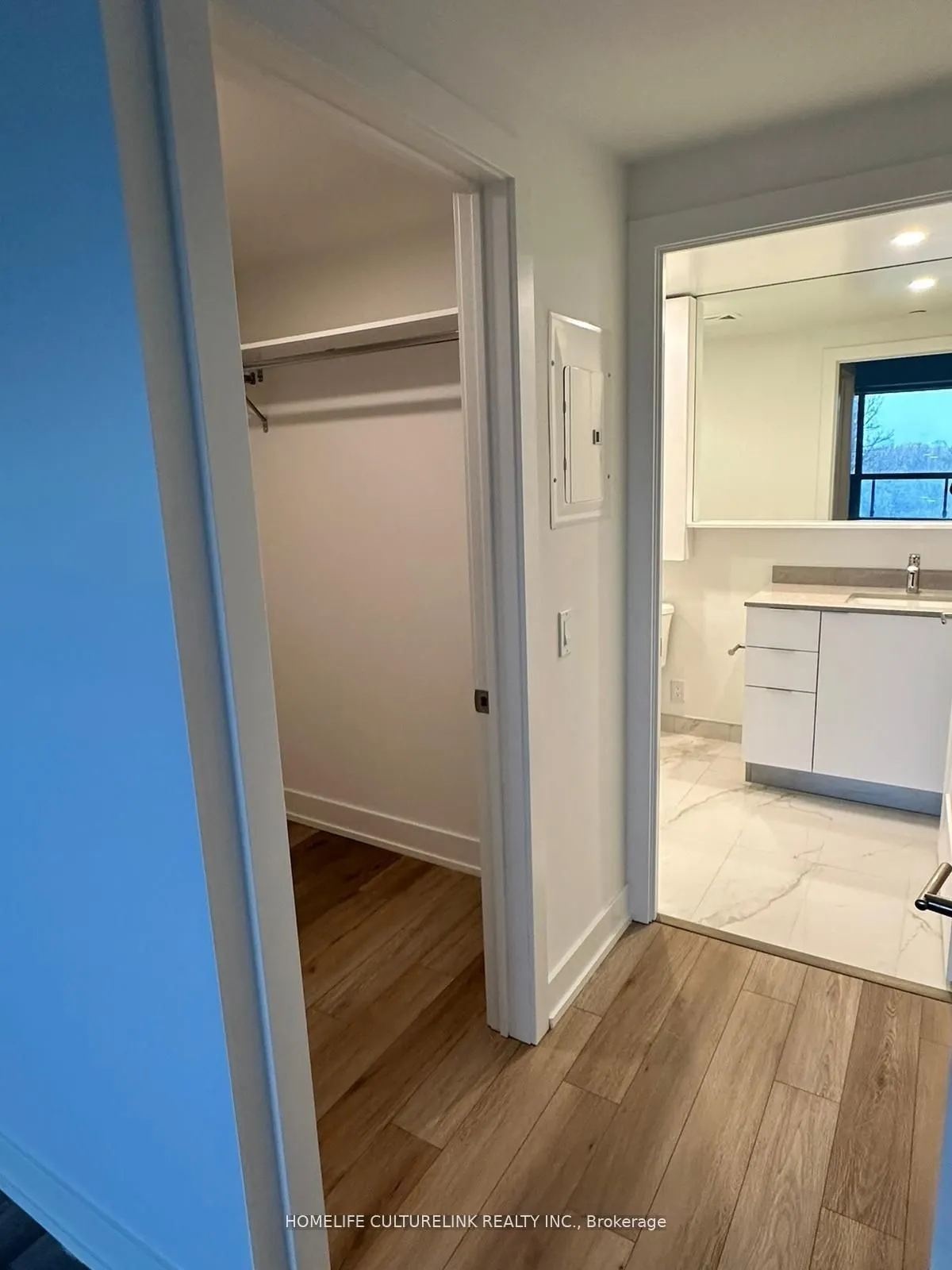 8 CEDARLAND Drive, #520