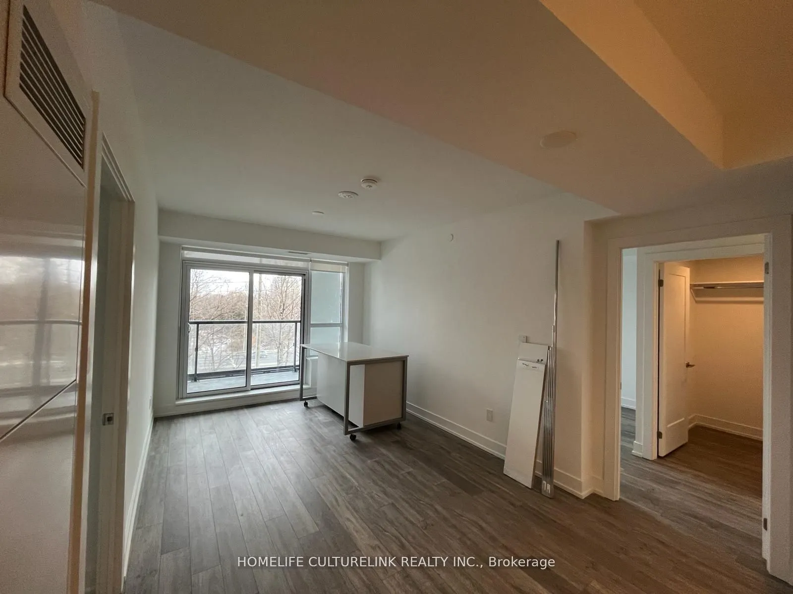 8 CEDARLAND Drive, #520