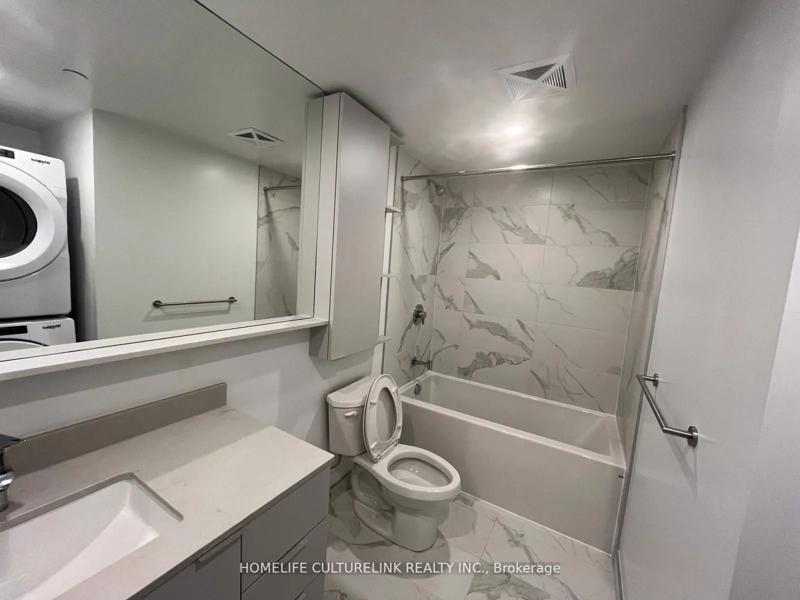 8 CEDARLAND Drive, #520