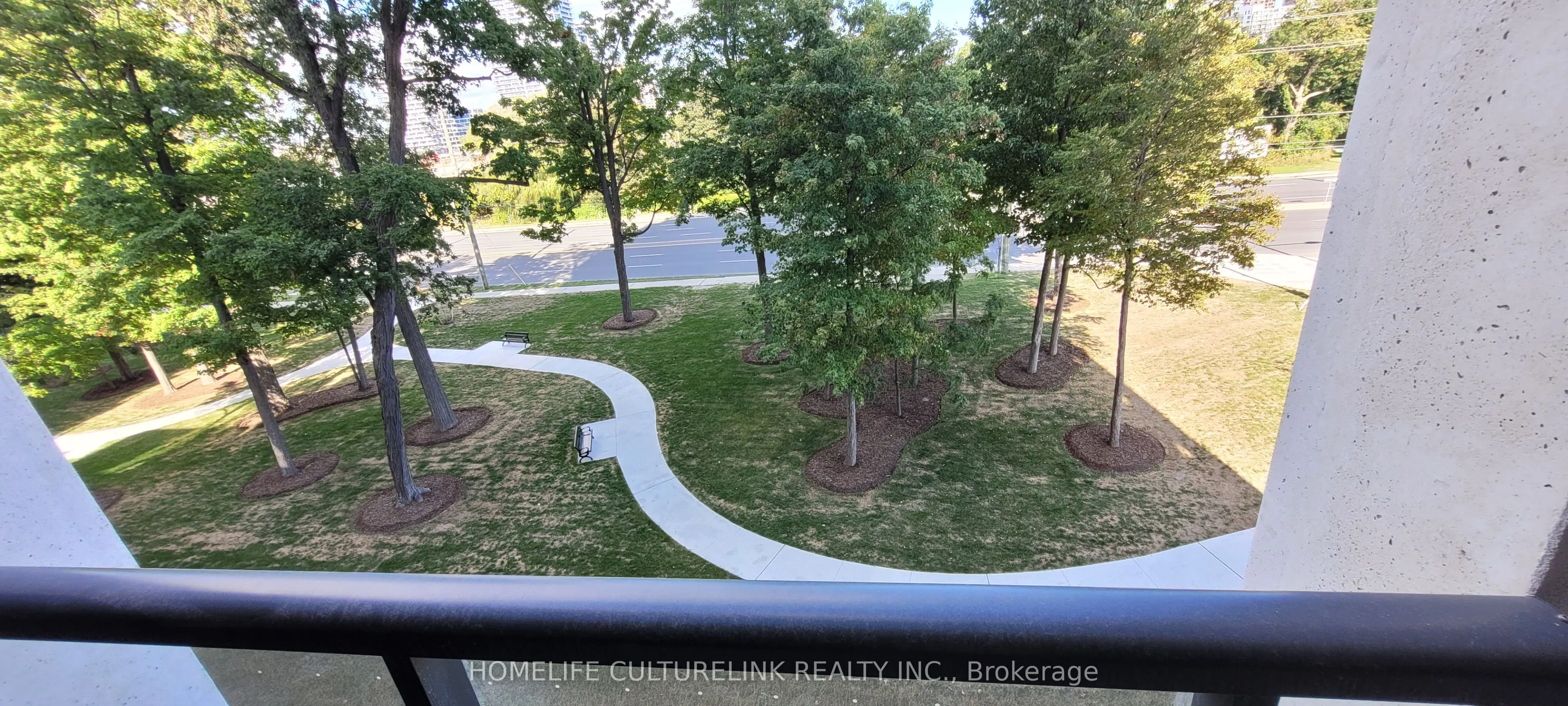 8 CEDARLAND Drive, #520