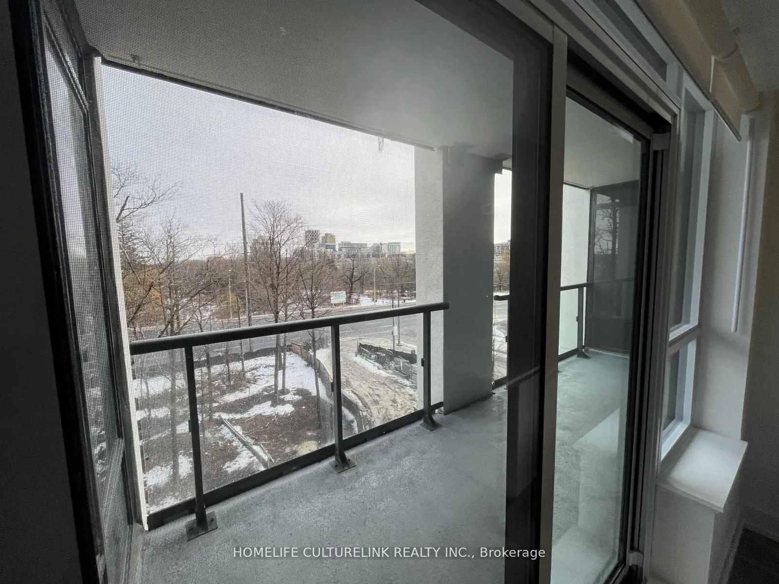 8 CEDARLAND Drive, #520