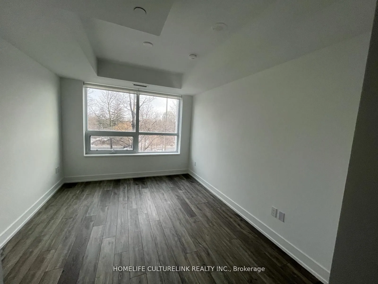8 CEDARLAND Drive, #520