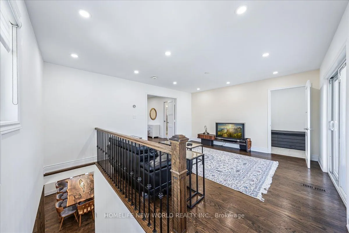 853 Fairbank Avenue