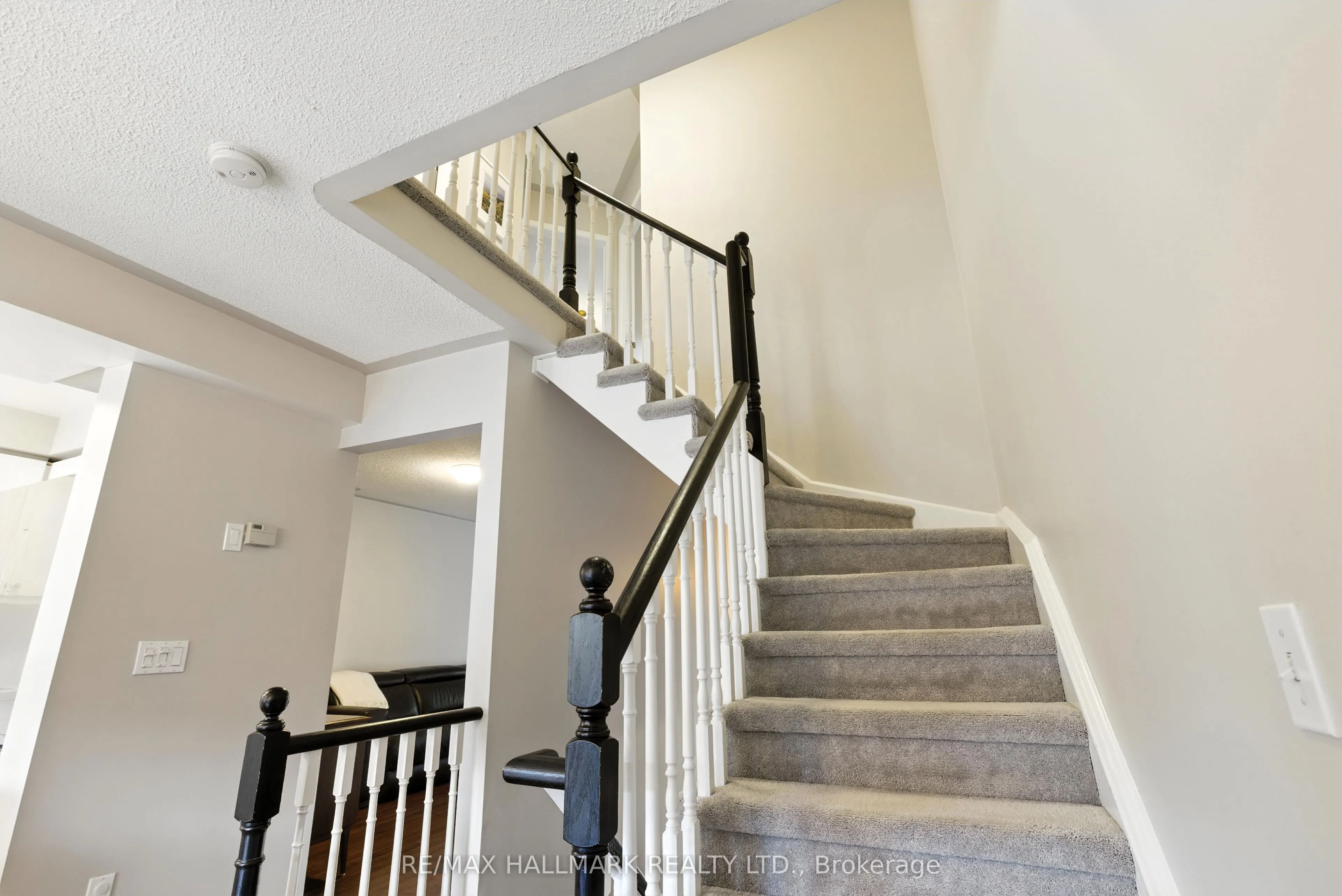 568 Legresley Lane