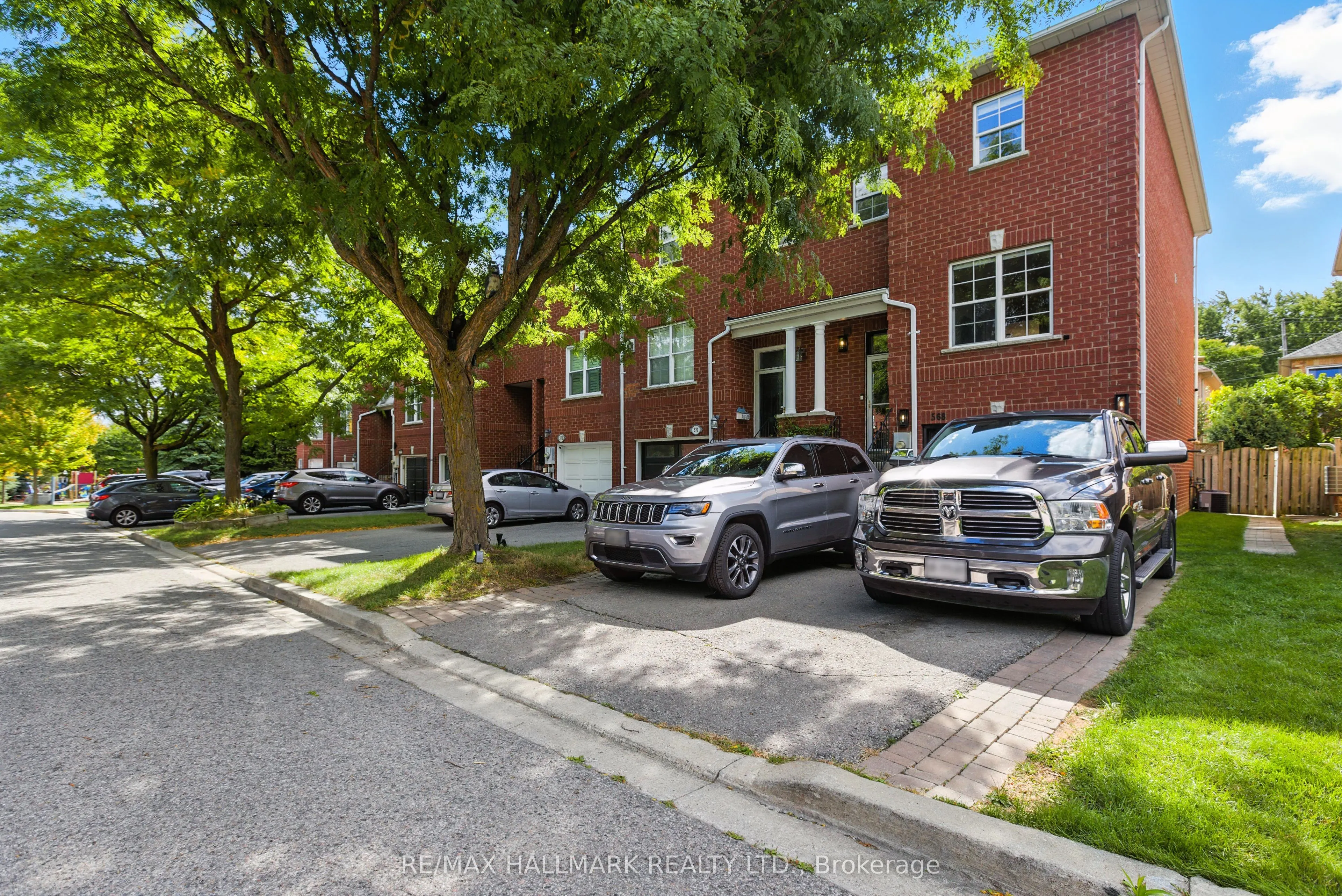 568 Legresley Lane