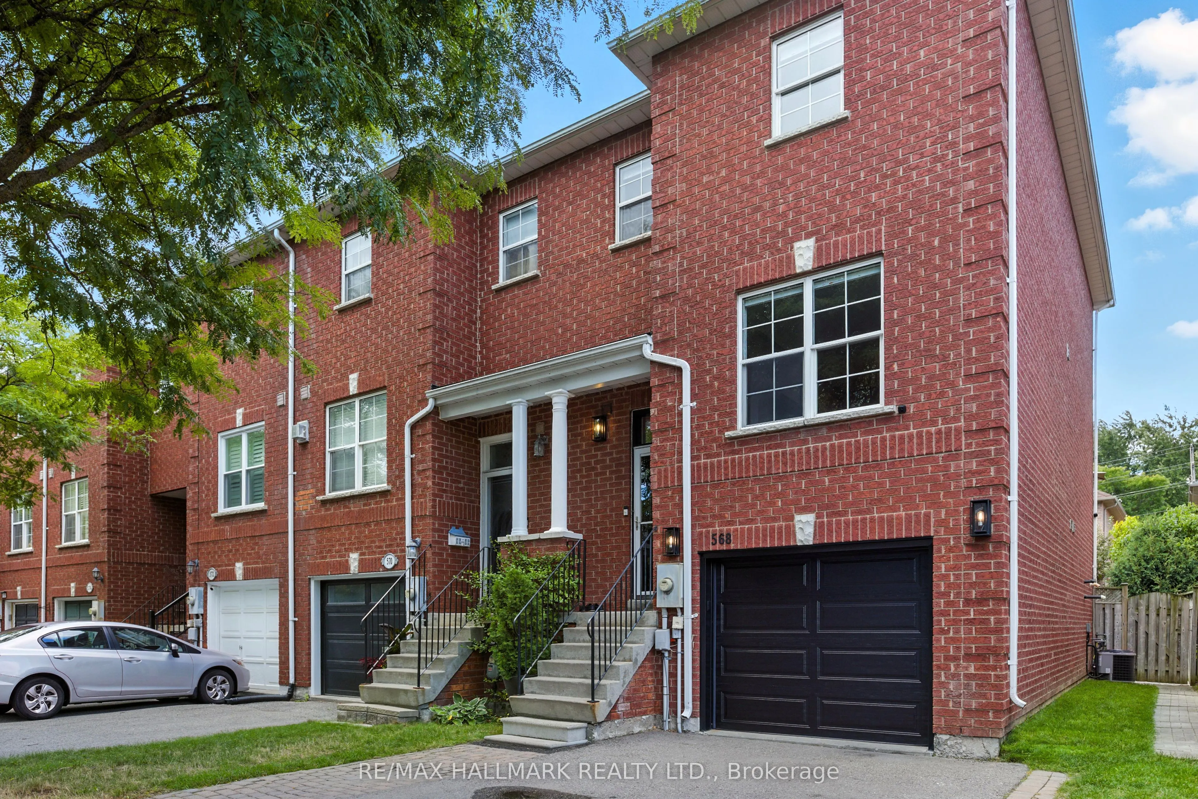 568 Legresley Lane