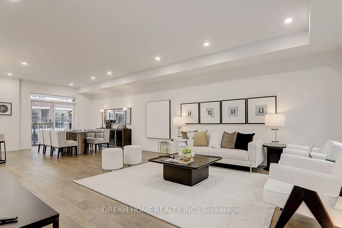 15 Chicago Lane