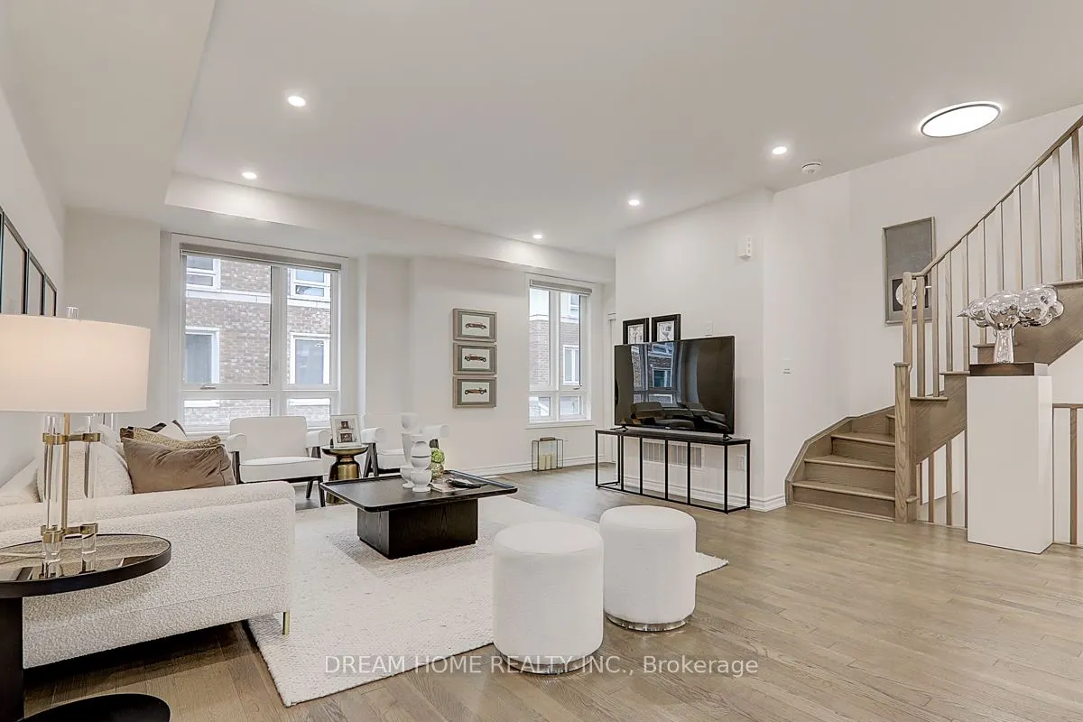 15 Chicago Lane