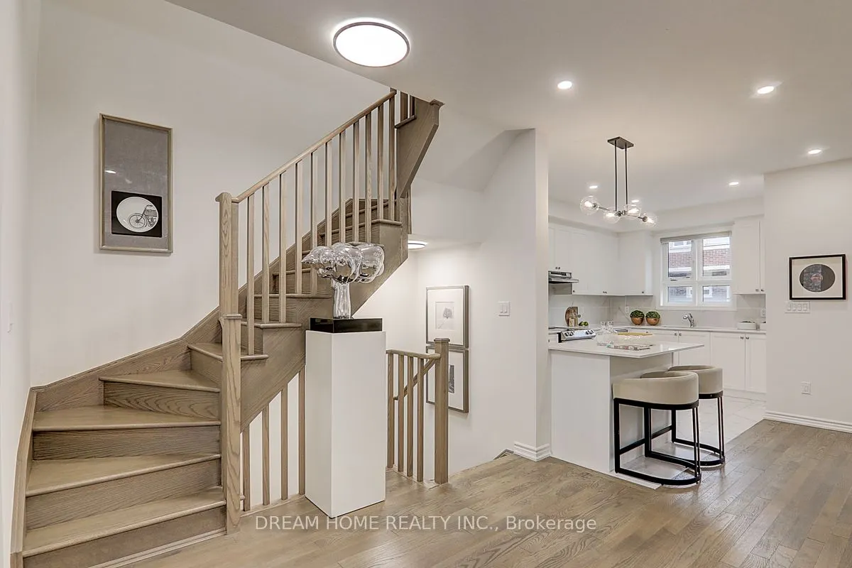 15 Chicago Lane