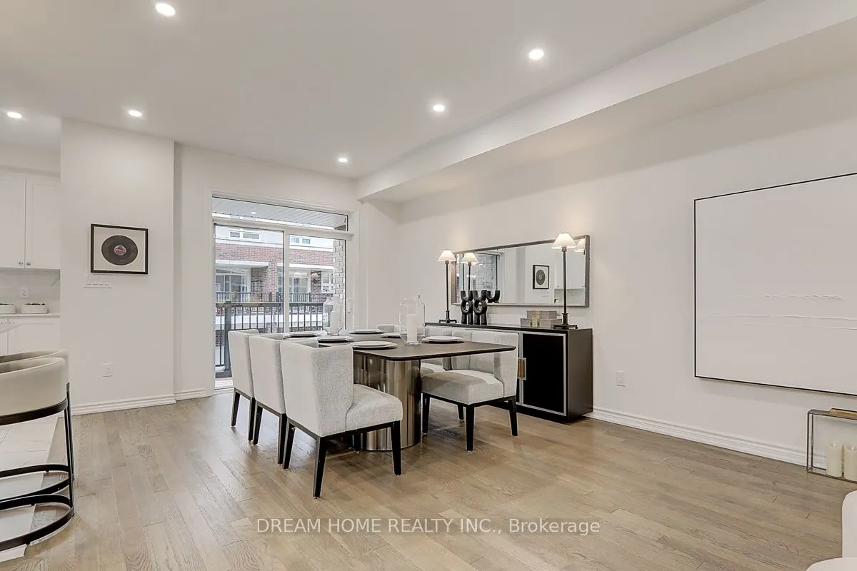 15 Chicago Lane