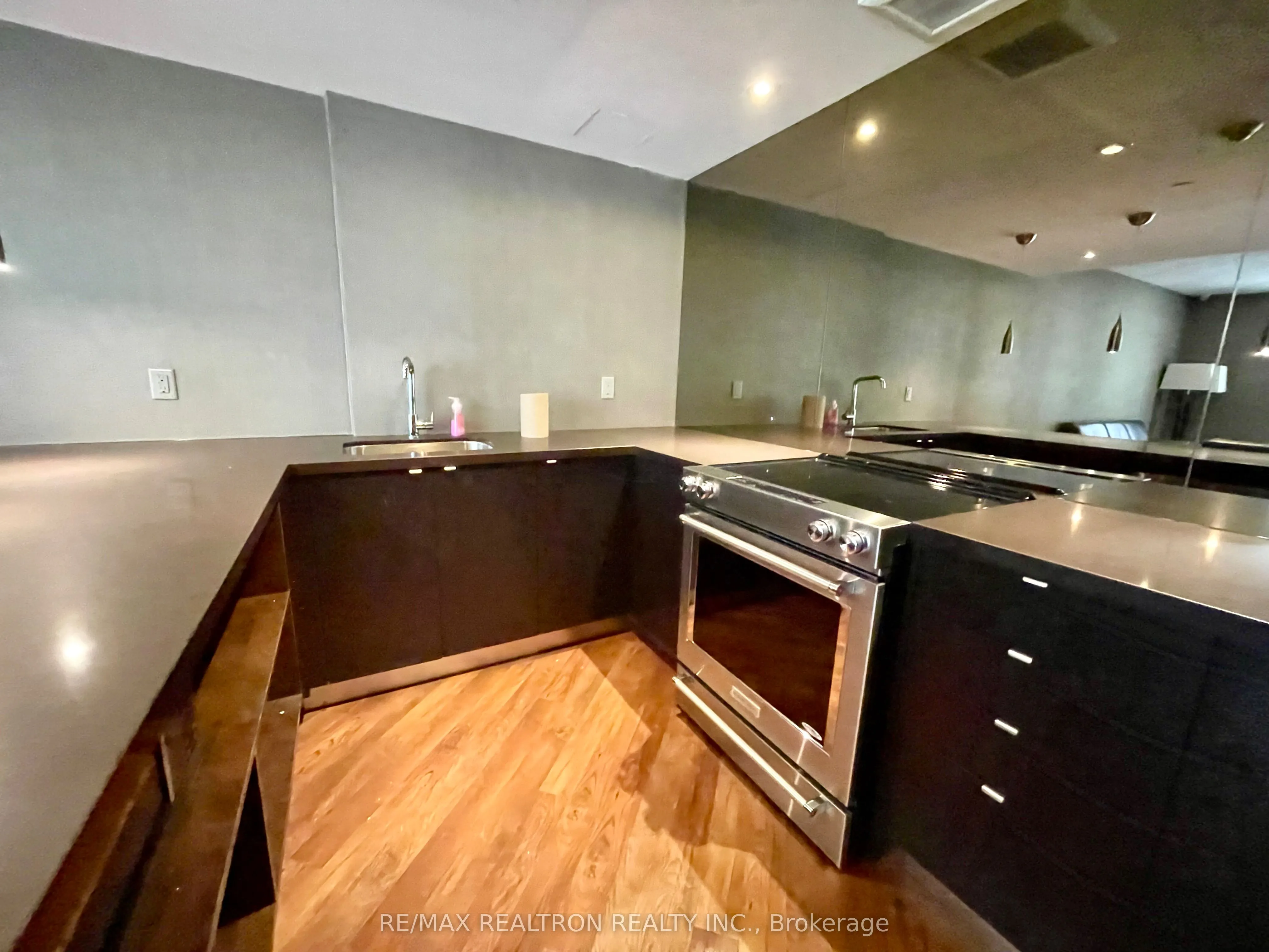399 South Park Road, #1503