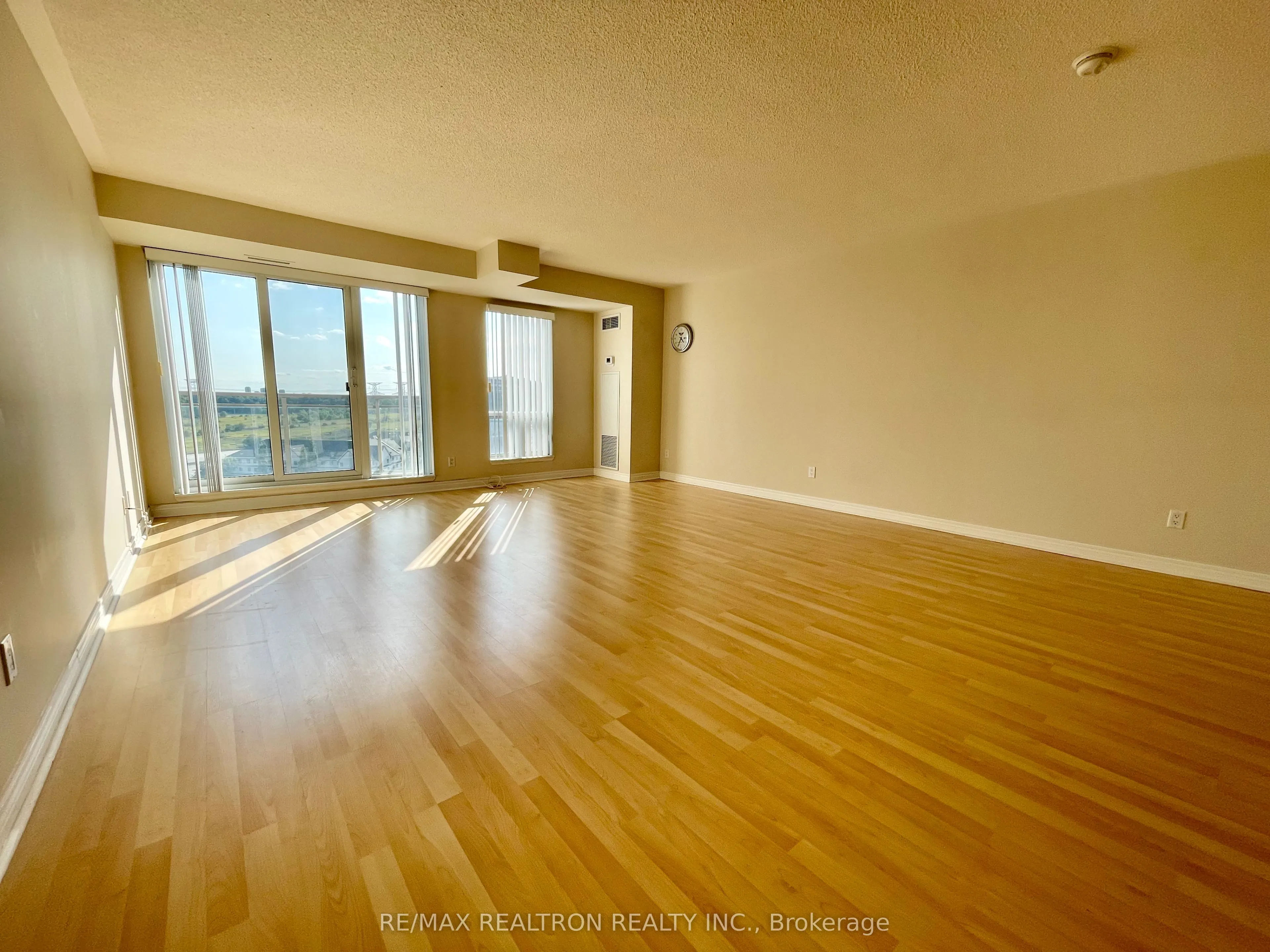 399 South Park Road, #1503