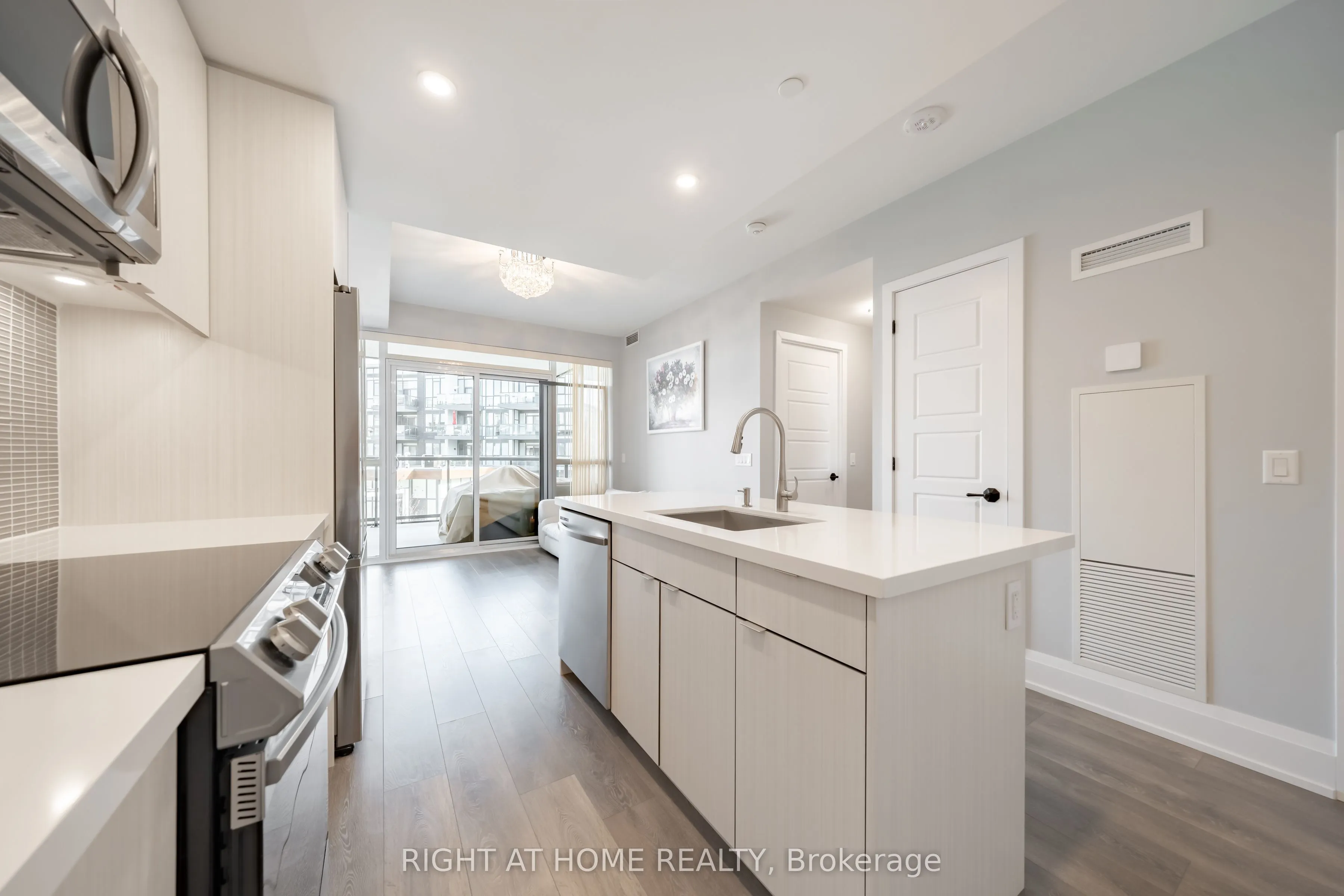 415 Sea Ray Avenue, #202