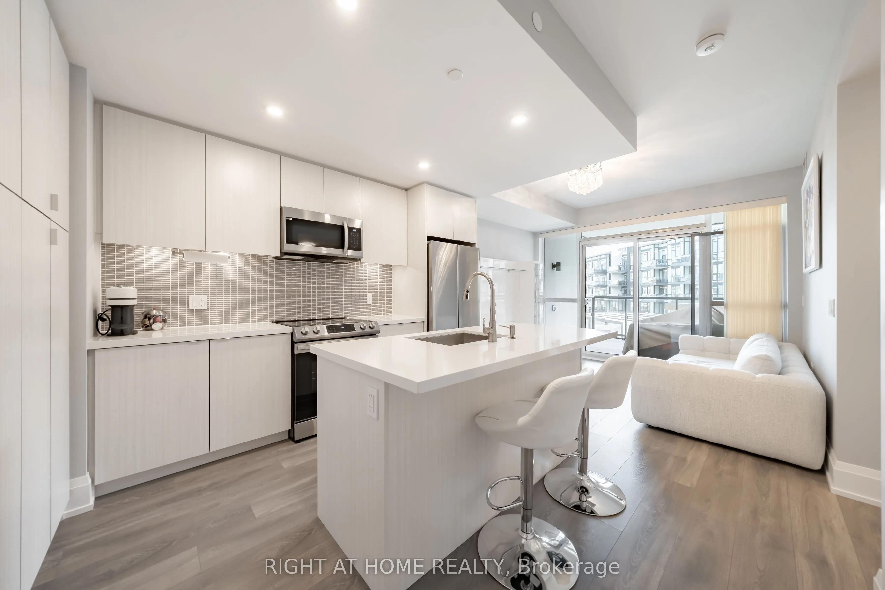 415 Sea Ray Avenue, #202