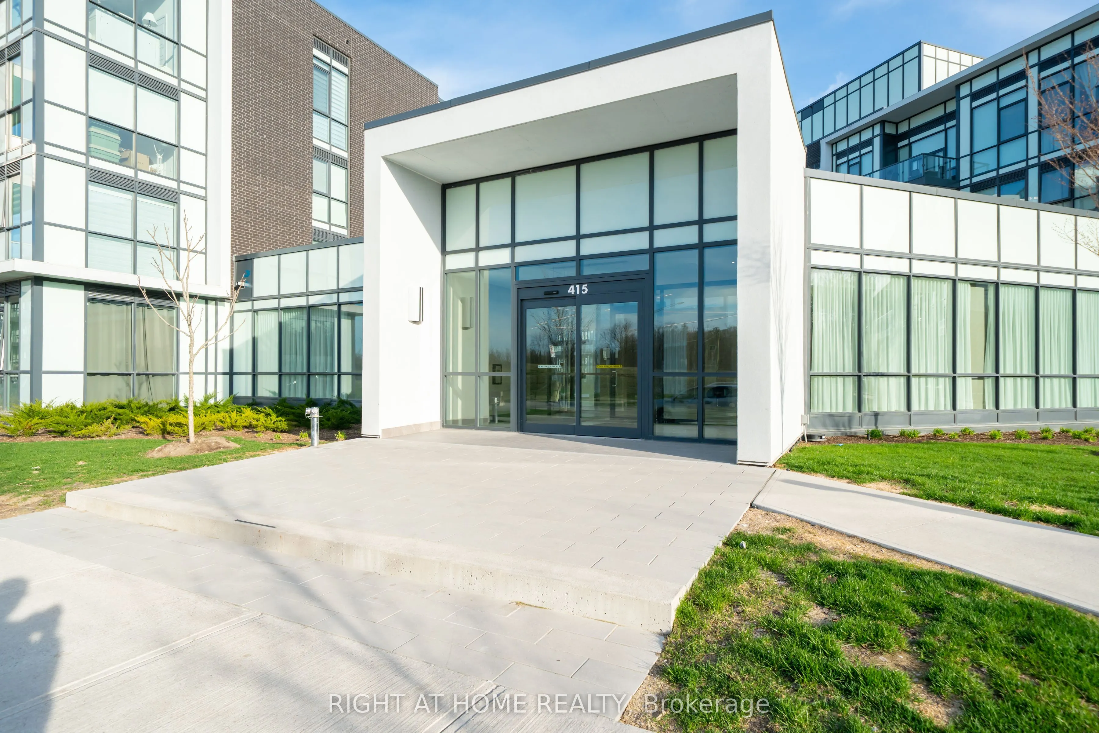 415 Sea Ray Avenue, #202