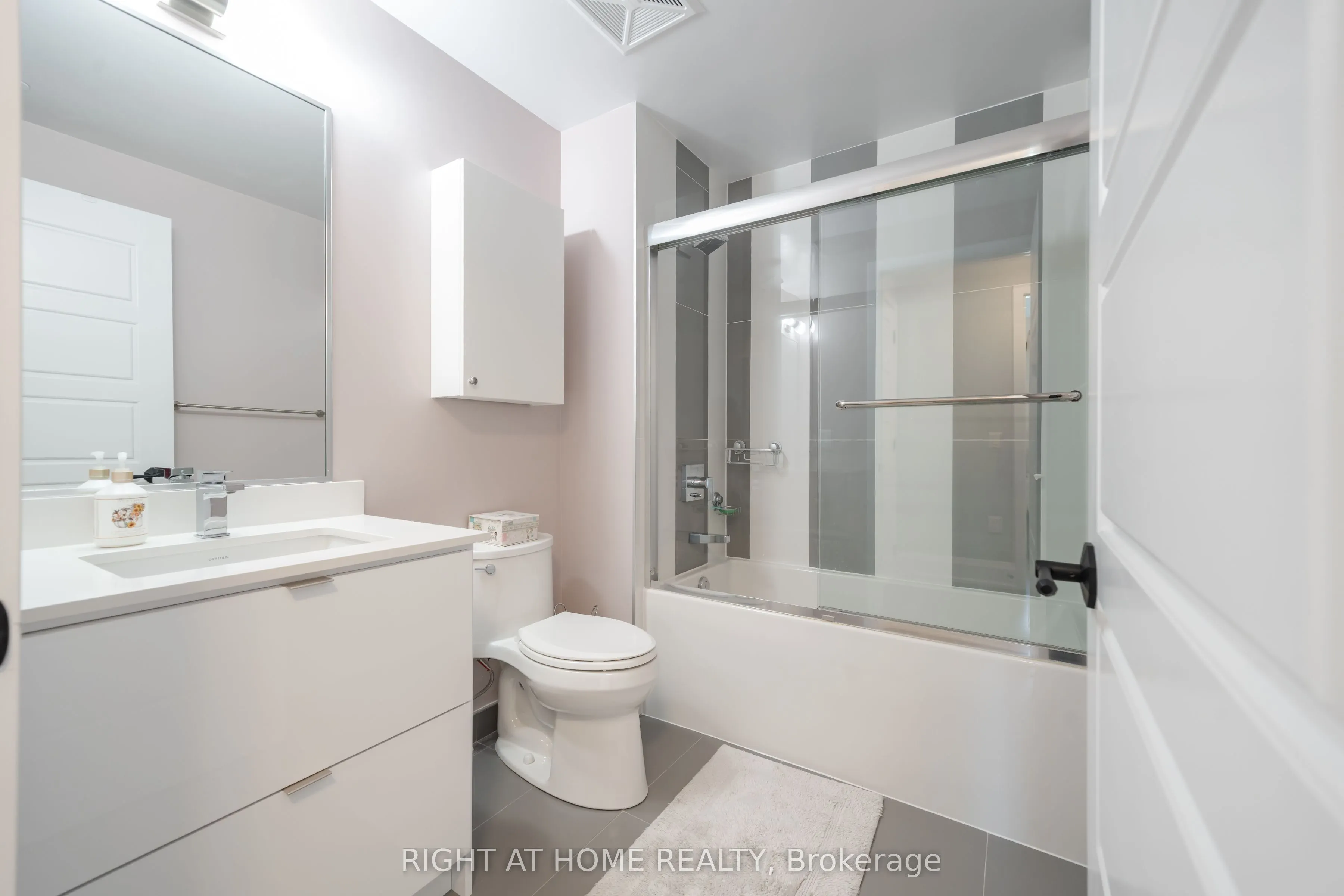 415 Sea Ray Avenue, #202