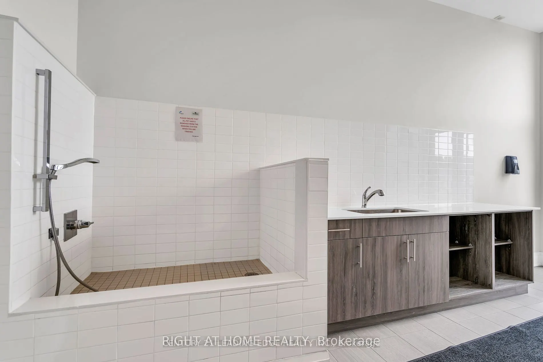 555 William Graham Drive, #324