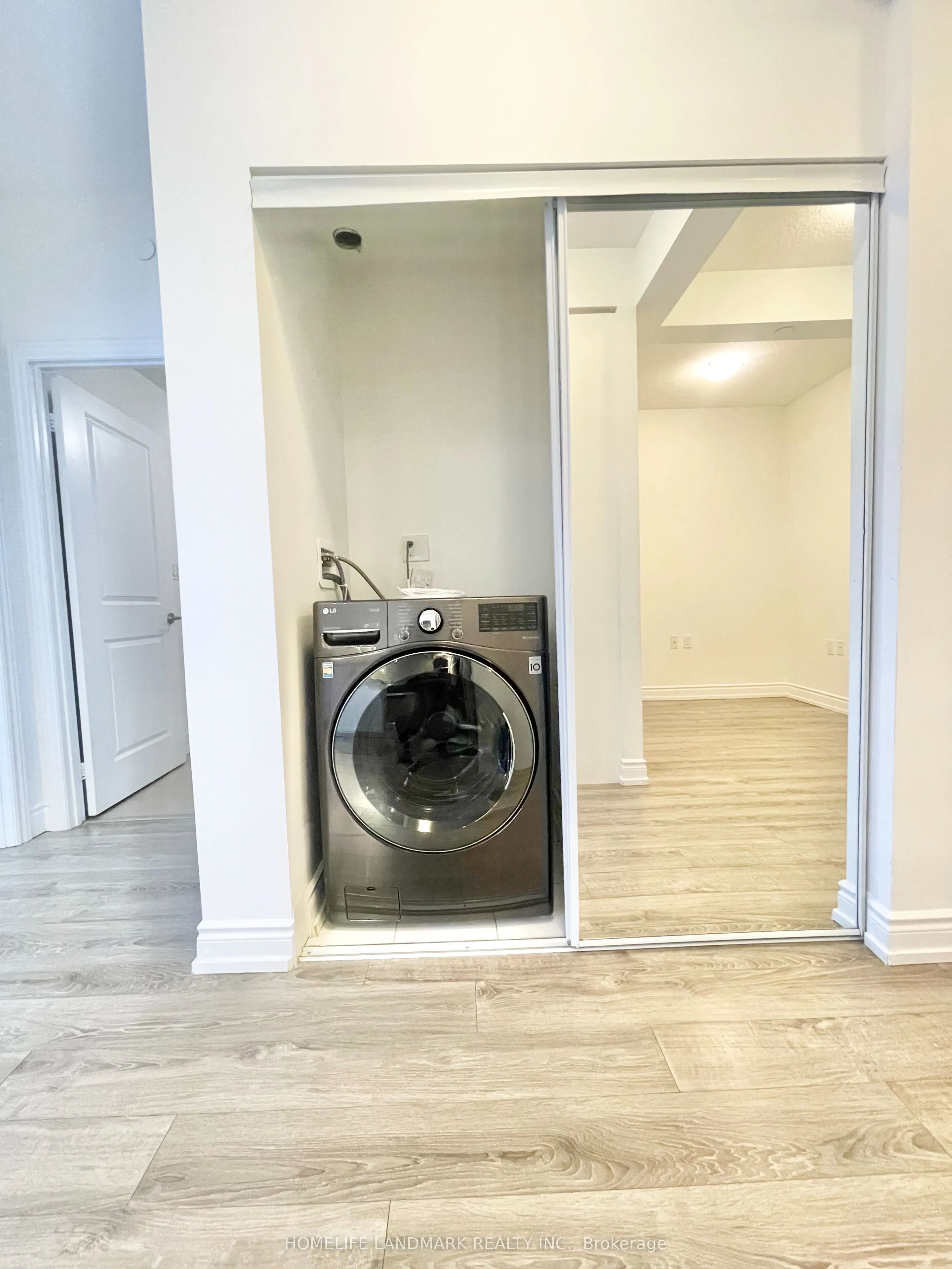 9608 Yonge Street, #1105A