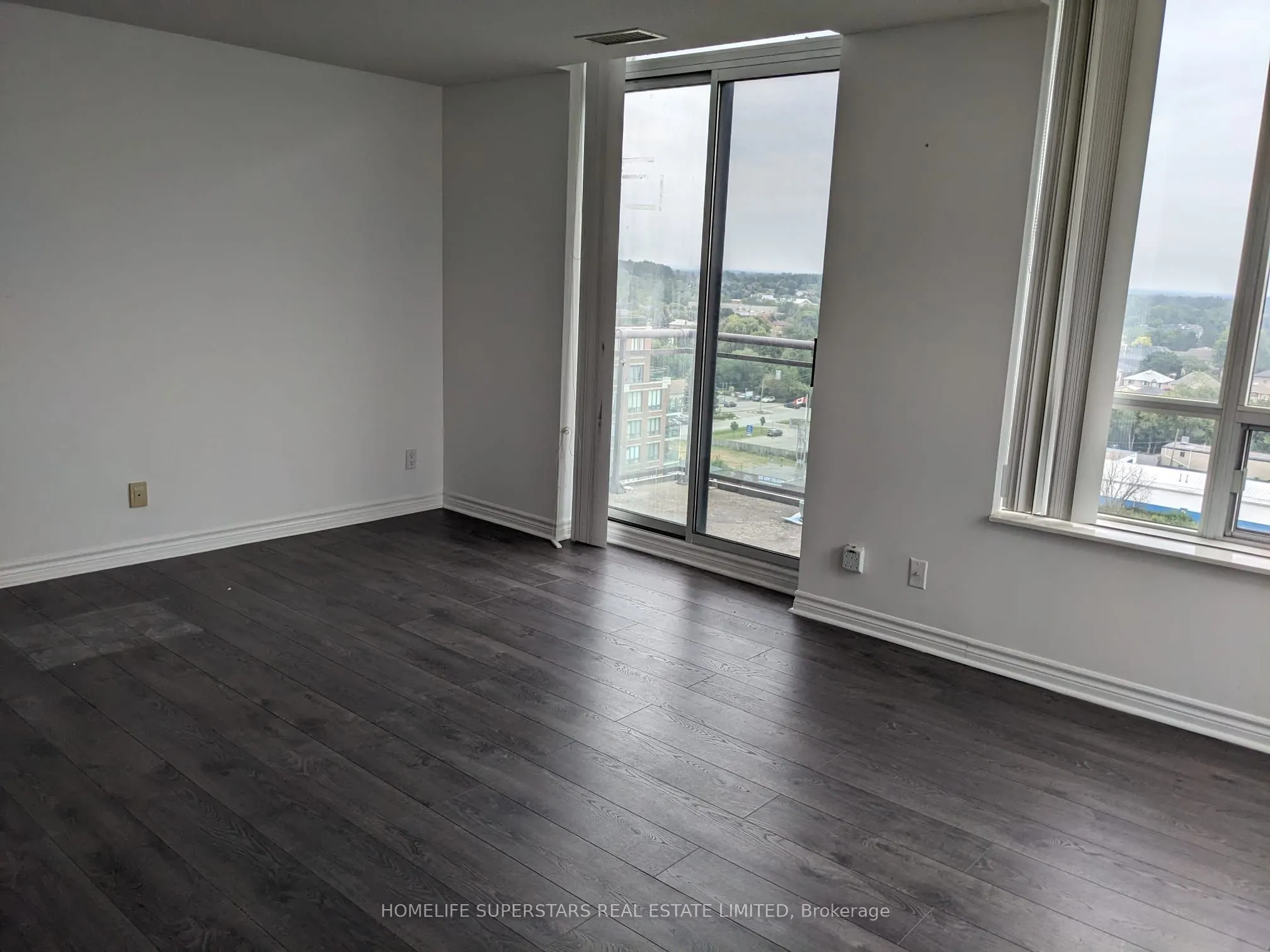 330 Red Maple Road, #LPH10
