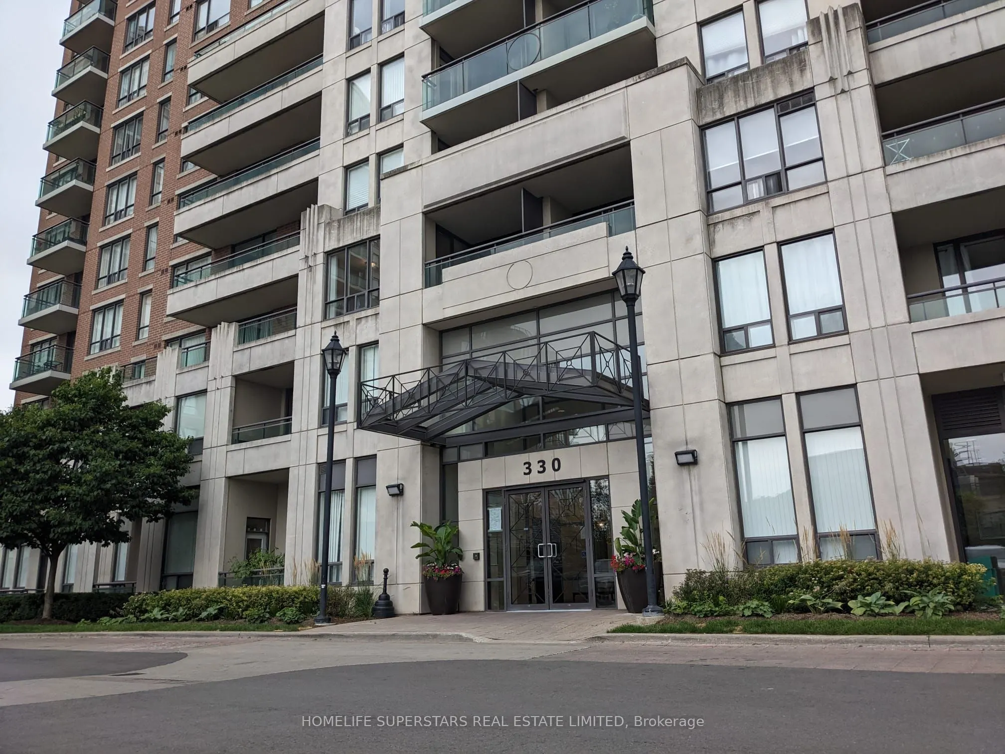 330 Red Maple Road, #LPH10