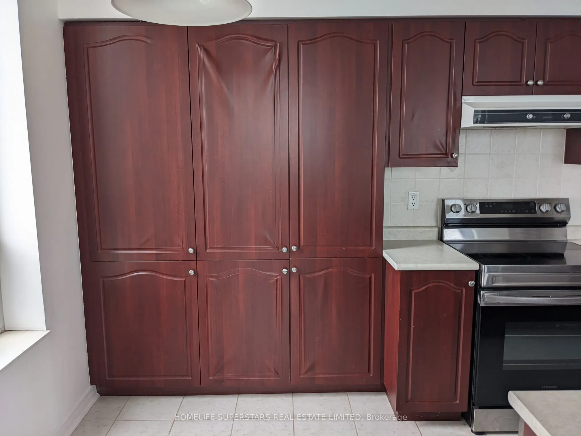 330 Red Maple Road, #LPH10