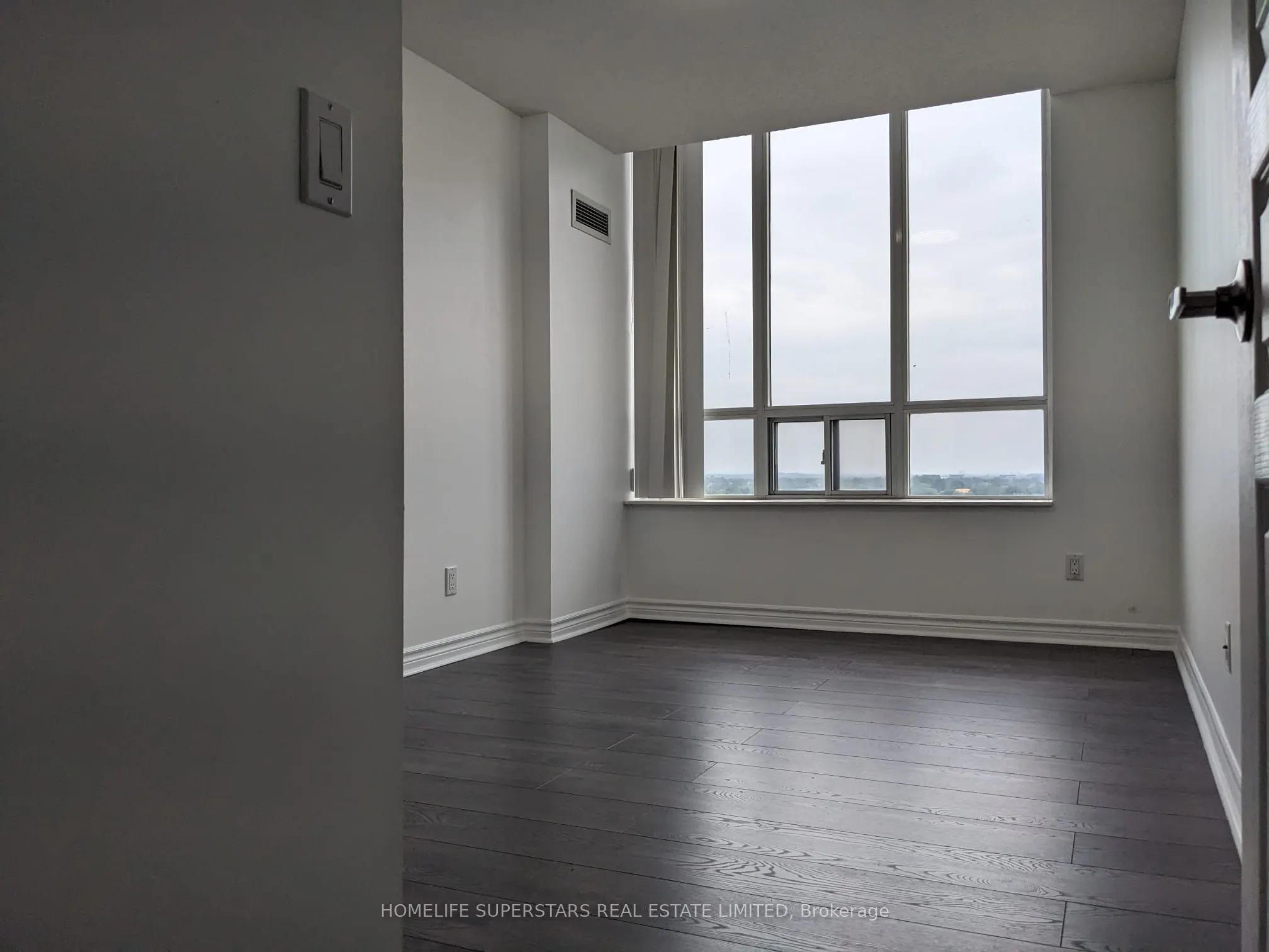 330 Red Maple Road, #LPH10