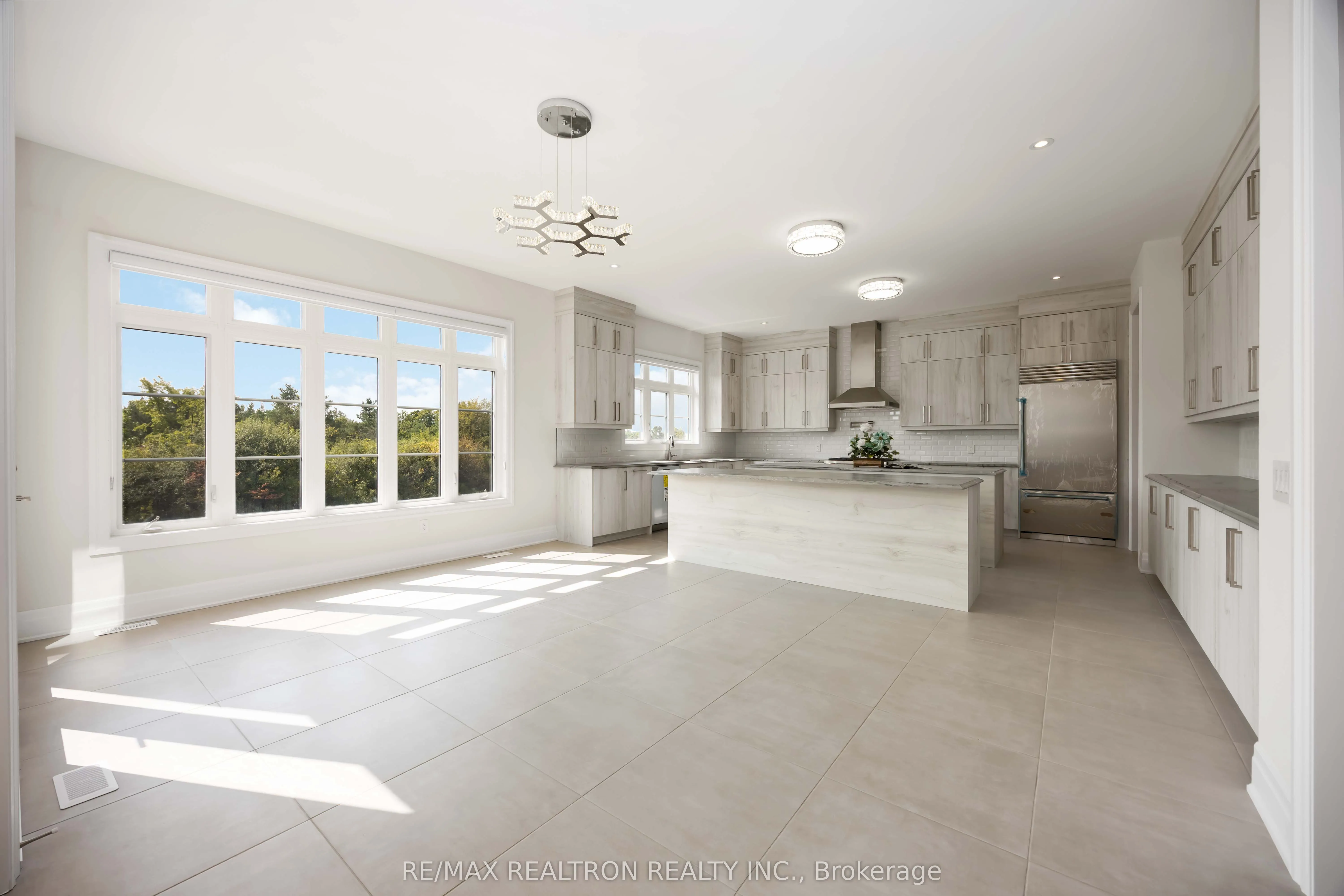 92 Sunny Acre Crescent