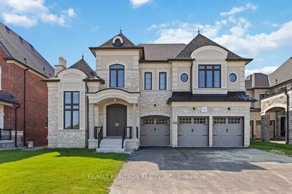 92 Sunny Acre Crescent