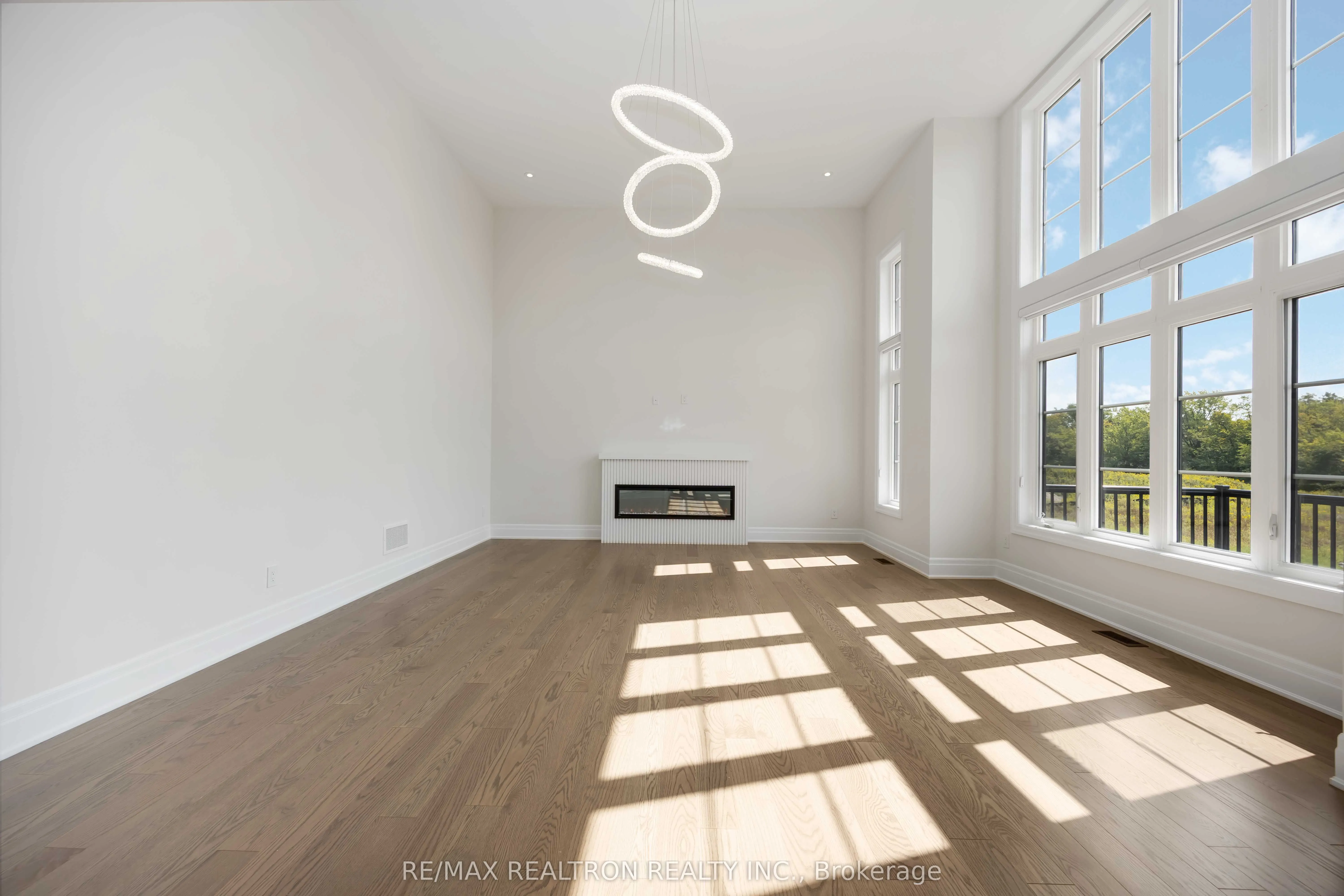 92 Sunny Acre Crescent