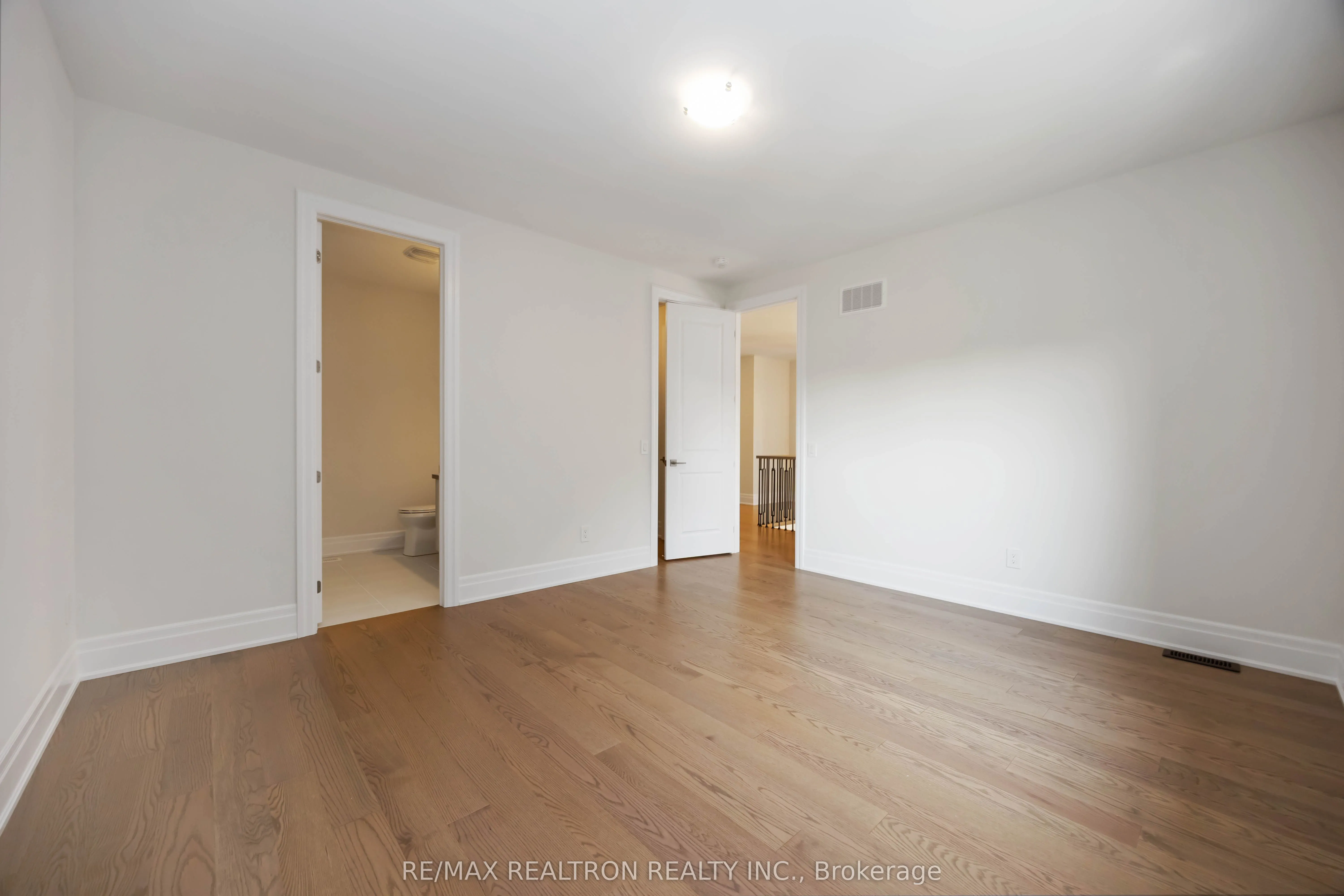 92 Sunny Acre Crescent