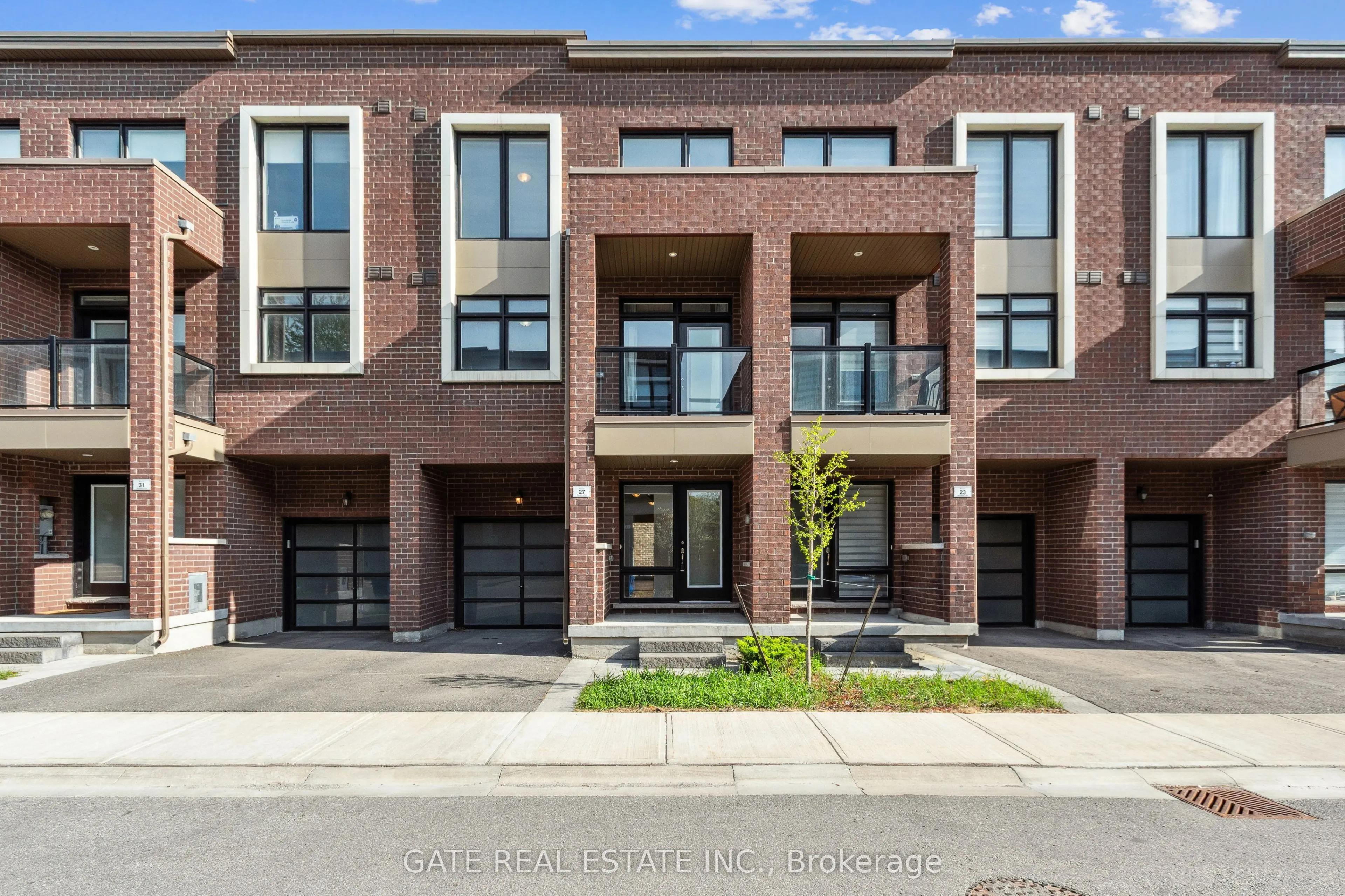 27 Moneypenny Place