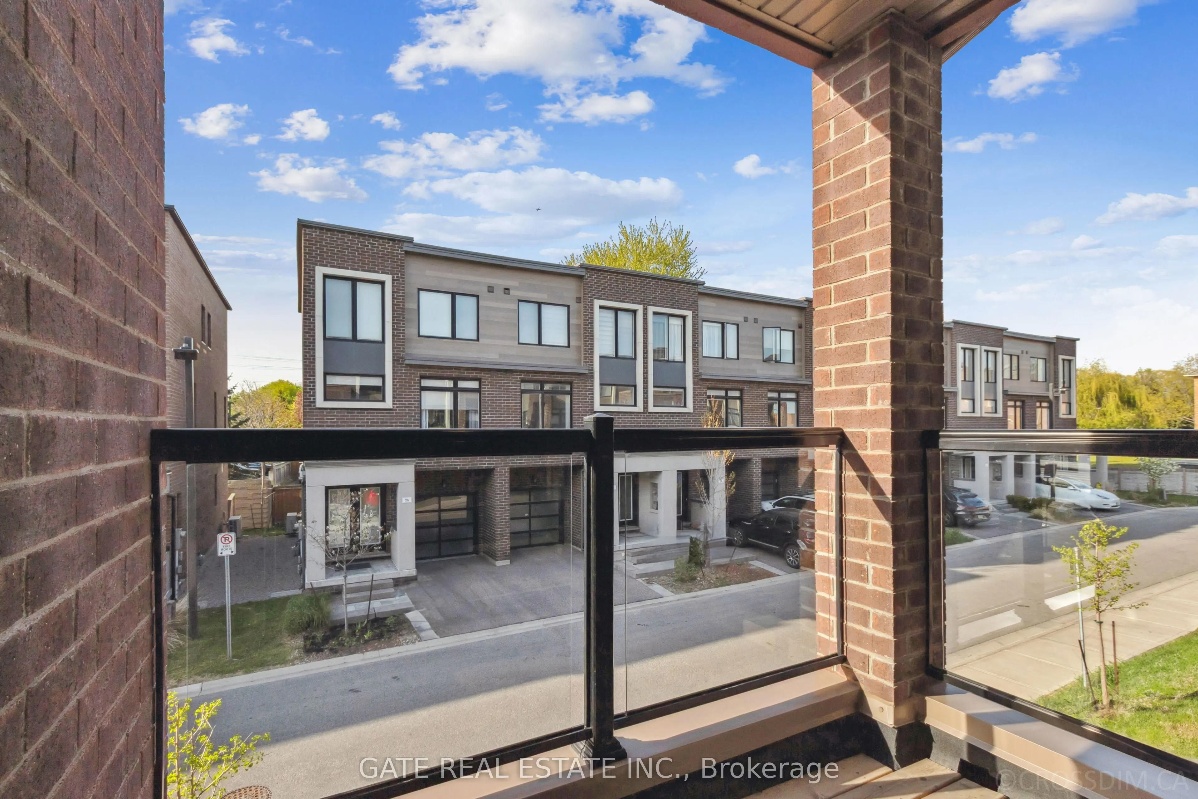 27 Moneypenny Place