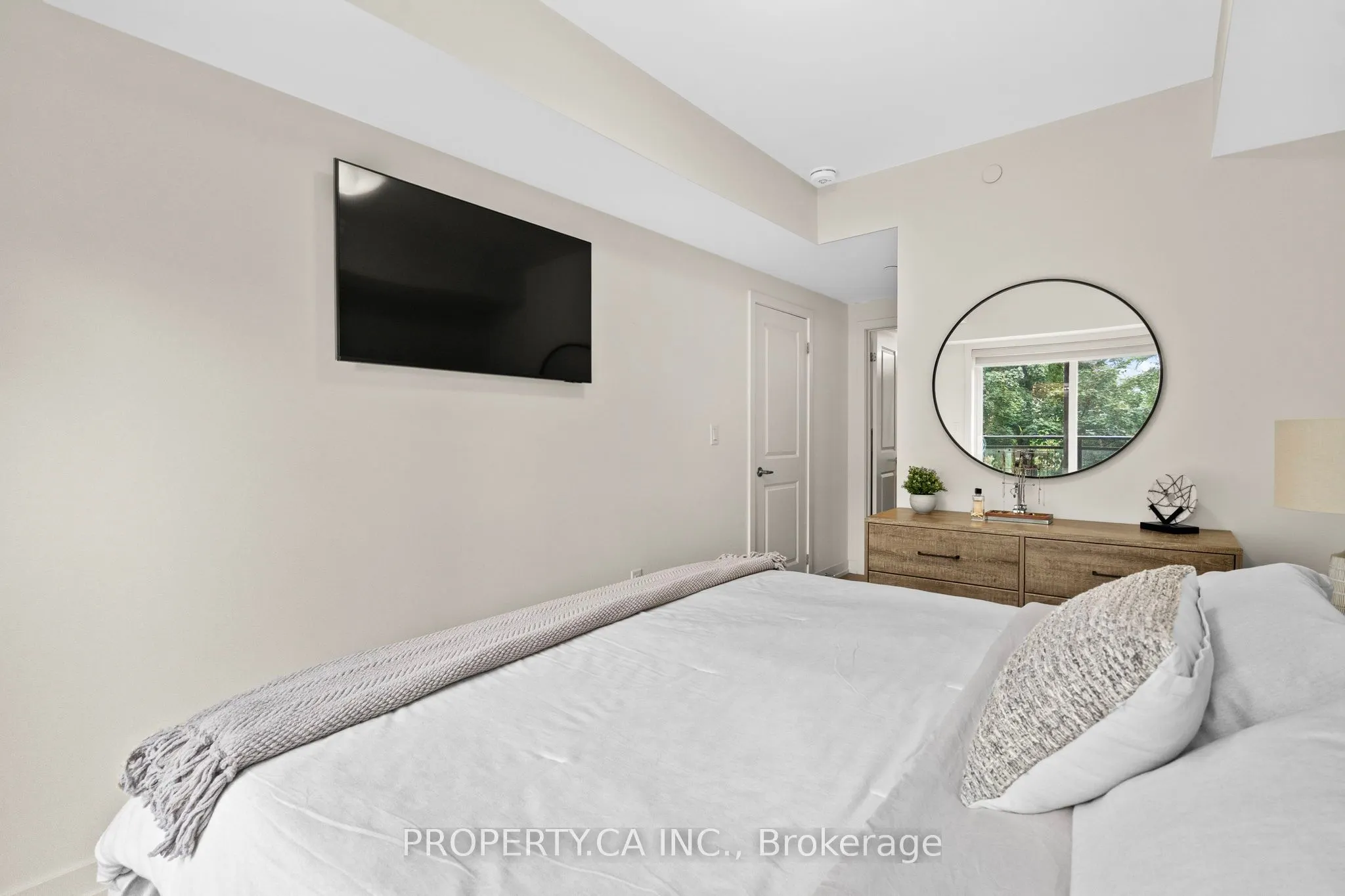 58 Elizabeth Street S, #2207
