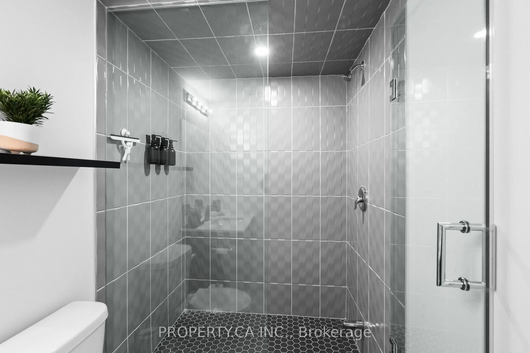 58 Elizabeth Street S, #2207